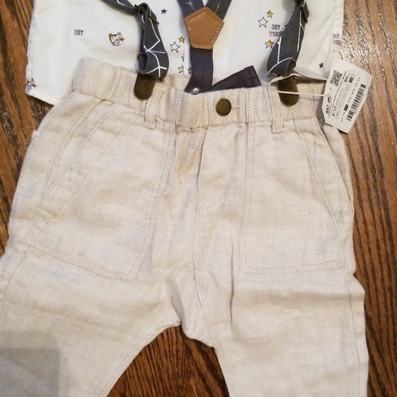 Baby boy button up, linen pants with suspenders - Picture 3 of 3